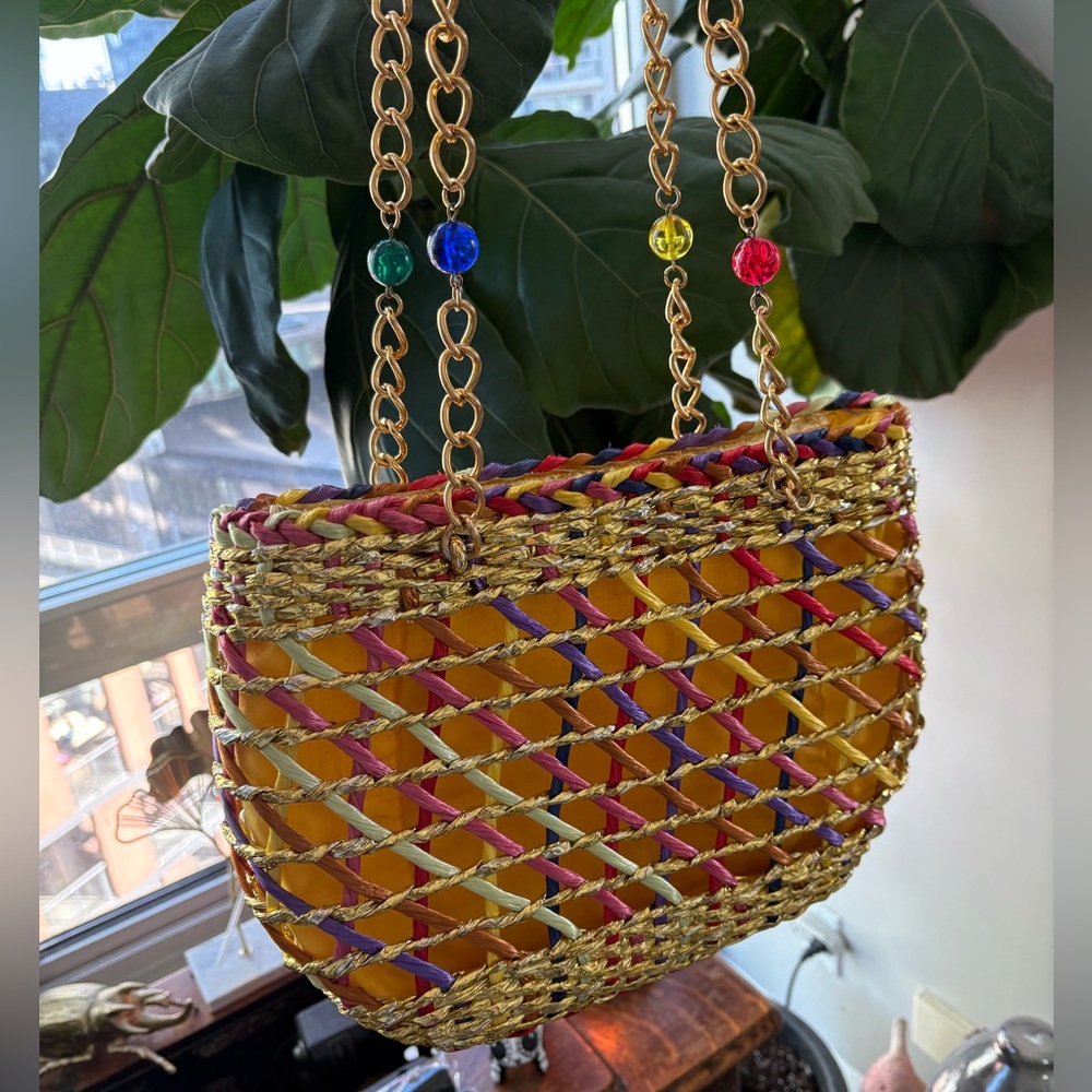 Beautiful 1960s straw bag